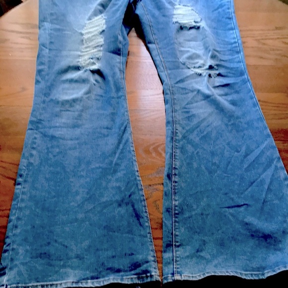Woman’s blue jeans - Picture 2 of 2